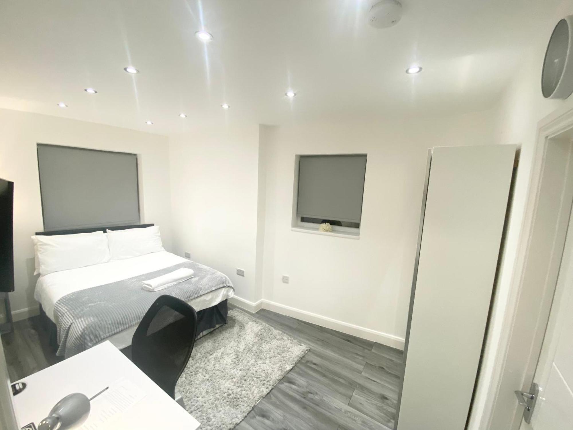 London Studio Chingford Exterior photo