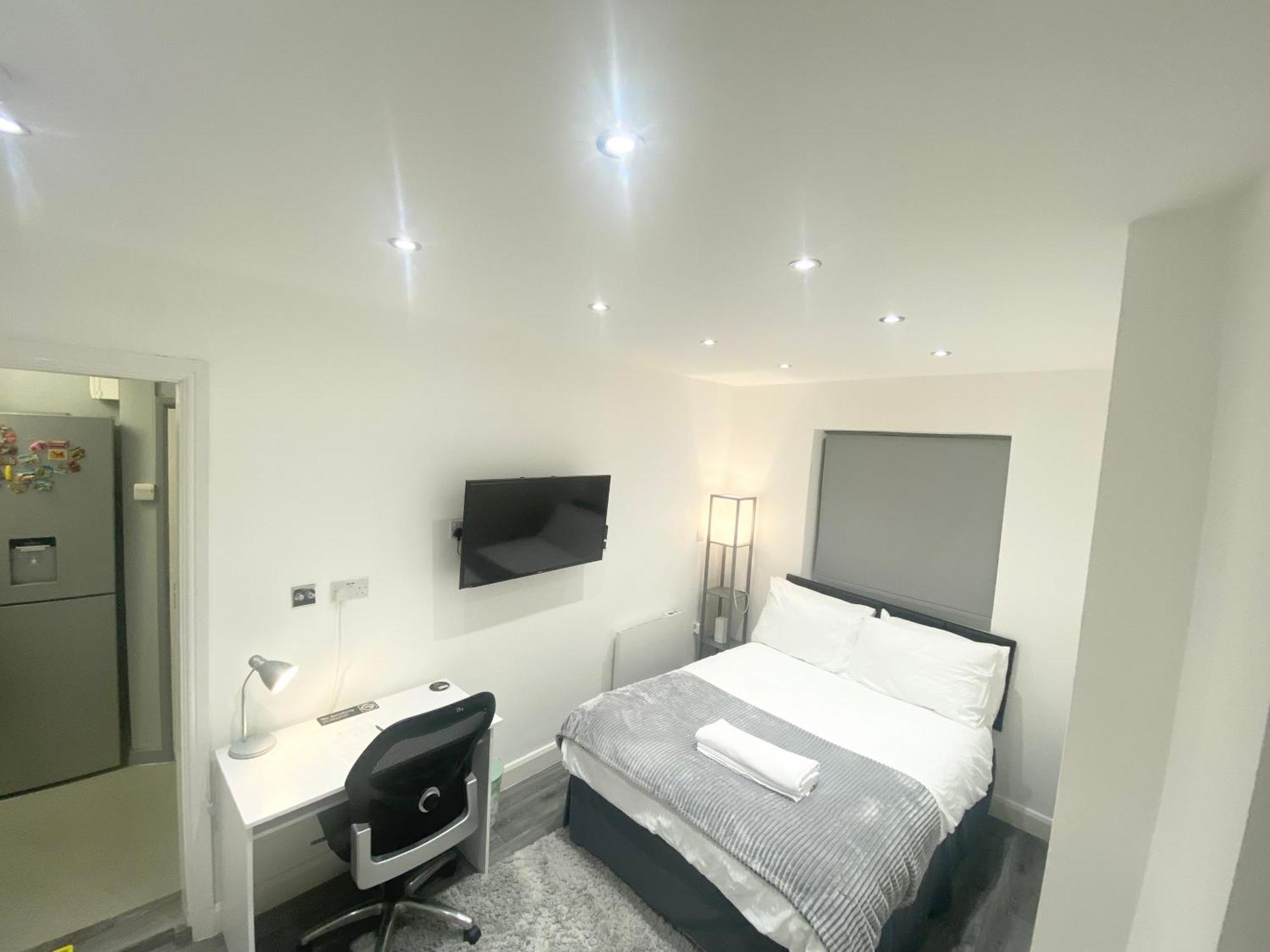 London Studio Chingford Exterior photo